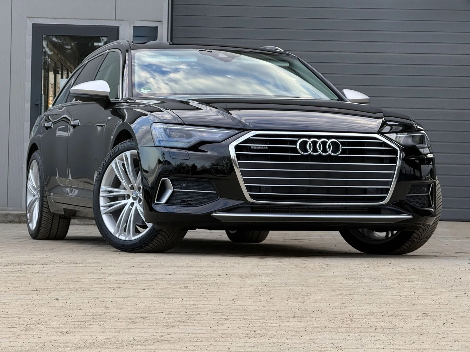 Audi A6 — фото 1