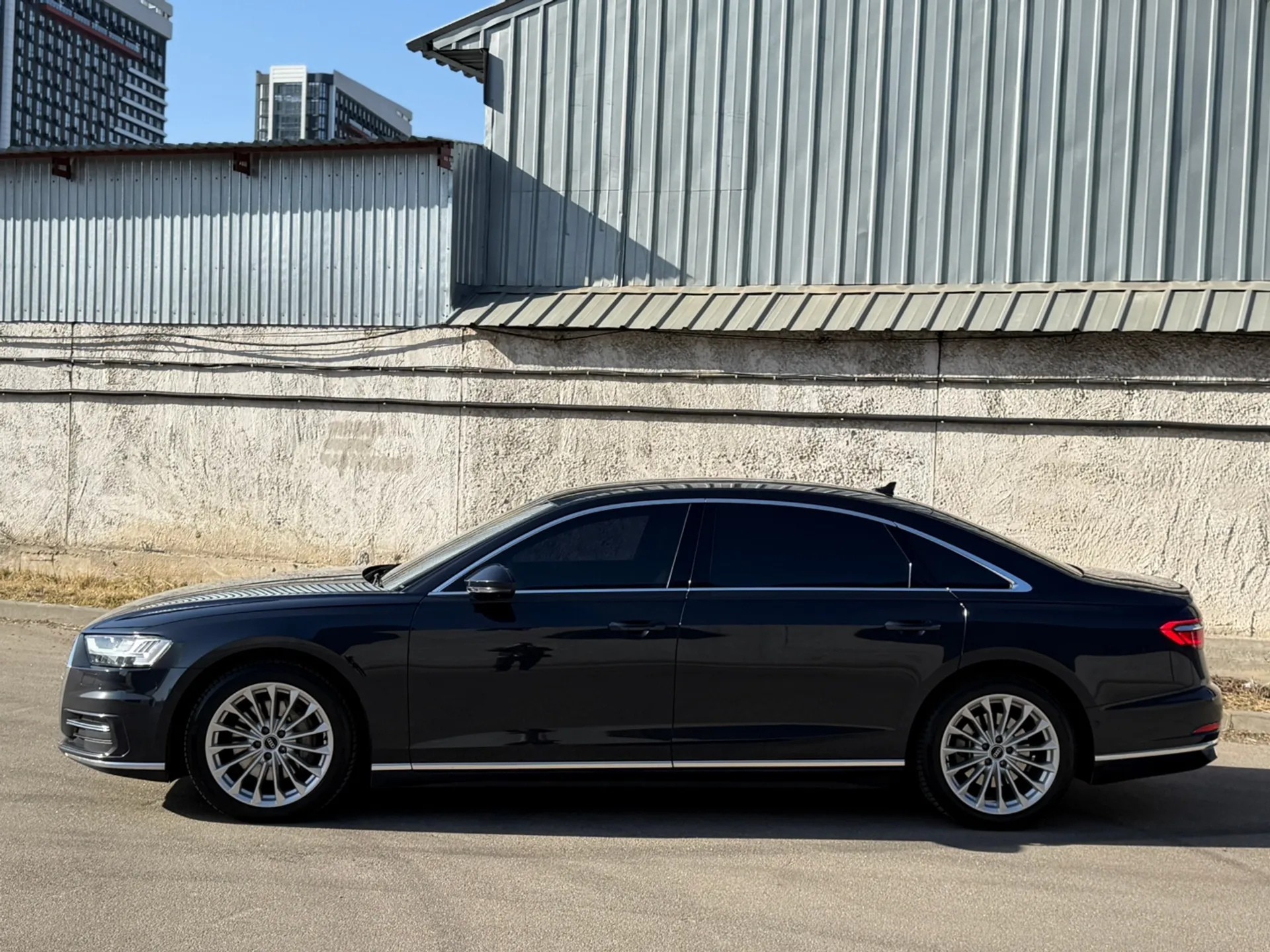 Audi A8 S-Line — фото 4